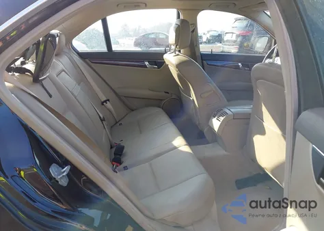 2009 Mercedes-Benz C 300 Luxury 4Matic/Sport 4Matic z USA, uszkodzony, nr VIN WDDGF81X09F307840